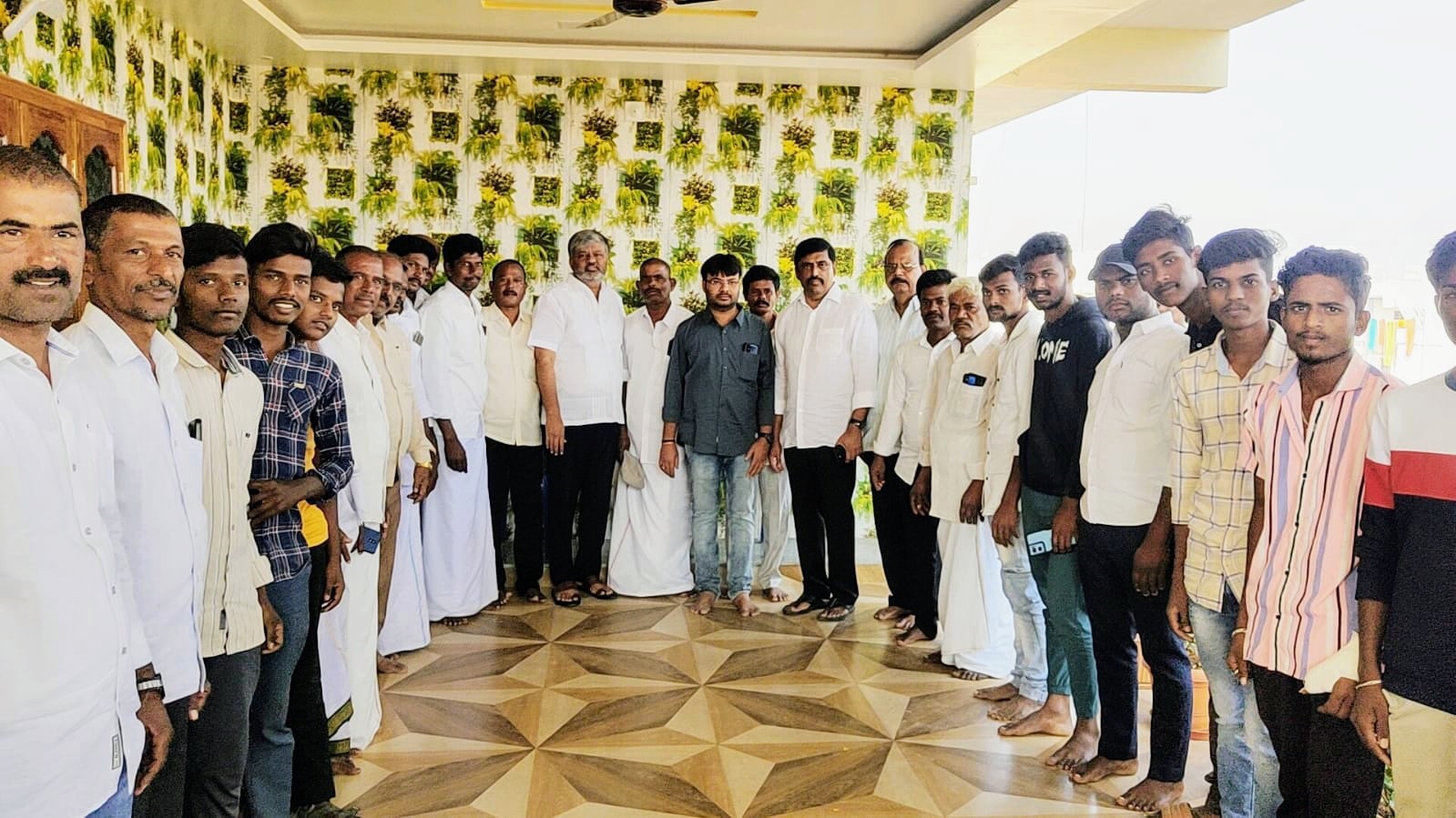 - టిడిపిలో చేరిన హేమచంద్రారెడ్డి, గ్రామస్థులు