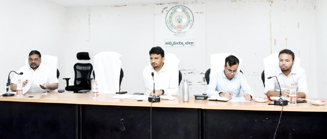 ఎన్నికల నిబంధనలు తప్పక పాటించాలి : కలెక్టర్‌