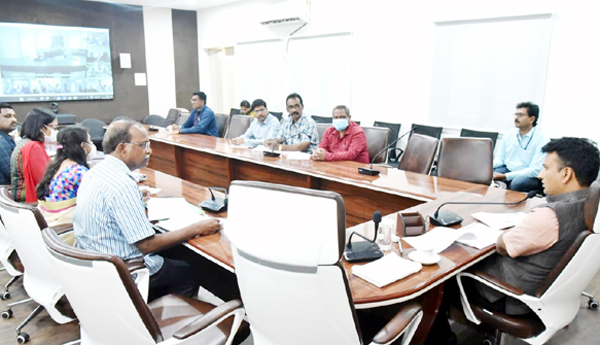 ముఖ ఆధారిత హాజరు తప్పనిసరి : కలెక్టర్‌