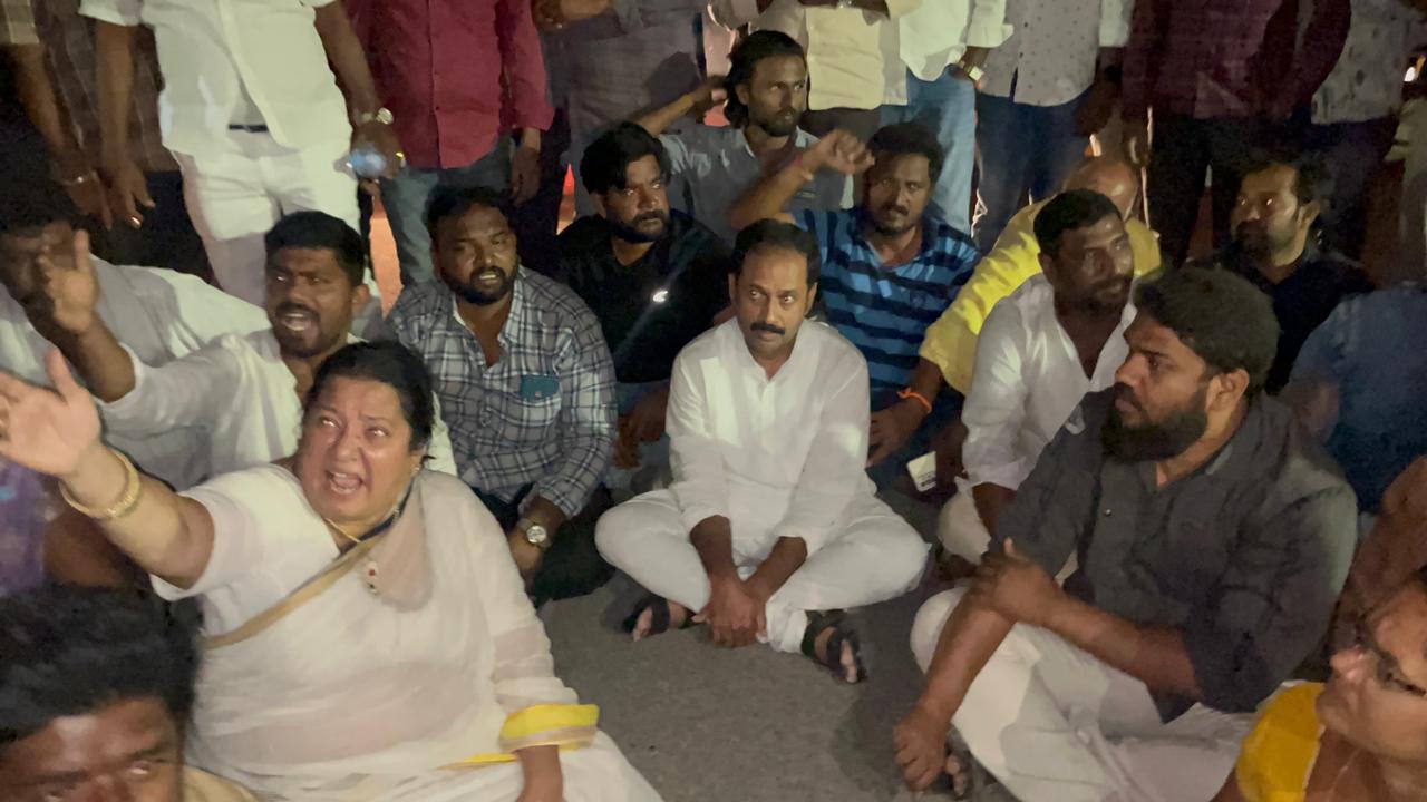 అట్టుడికిన కదిరి
