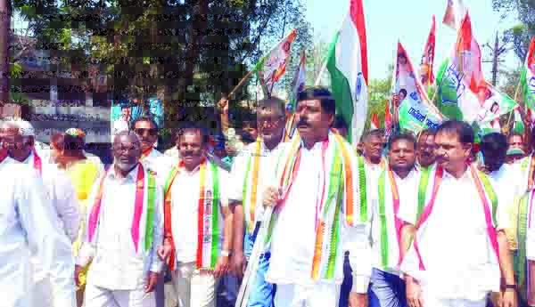 కాంగ్రెస్‌ బలోపేతానికి కృషి