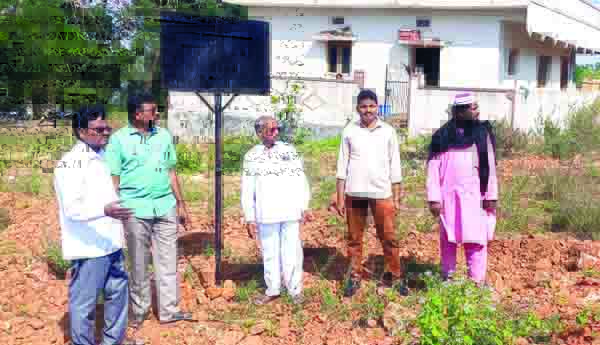 పేదల భూముల కబ్జాపై చర్యలు తీసుకోవాలి