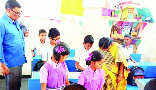 పాఠశాలలో డిఇఒ ఆకస్మిక తనిఖీలు