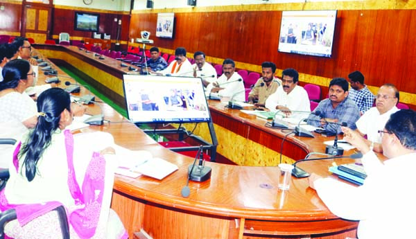 ఎన్నికలపై రాజకీయ పార్టీలతో సమావేశాలు