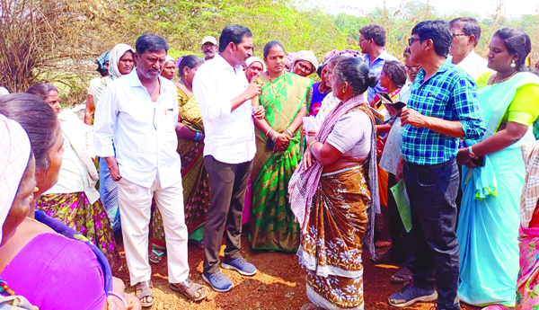 ఉపాధి హామీ పనుల పరిశీలన