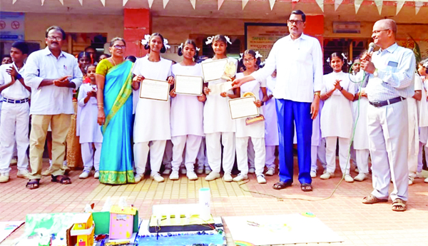 జిల్లాస్థాయి వైజ్ఞానిక ప్రదర్శనలో ప్రతిభ