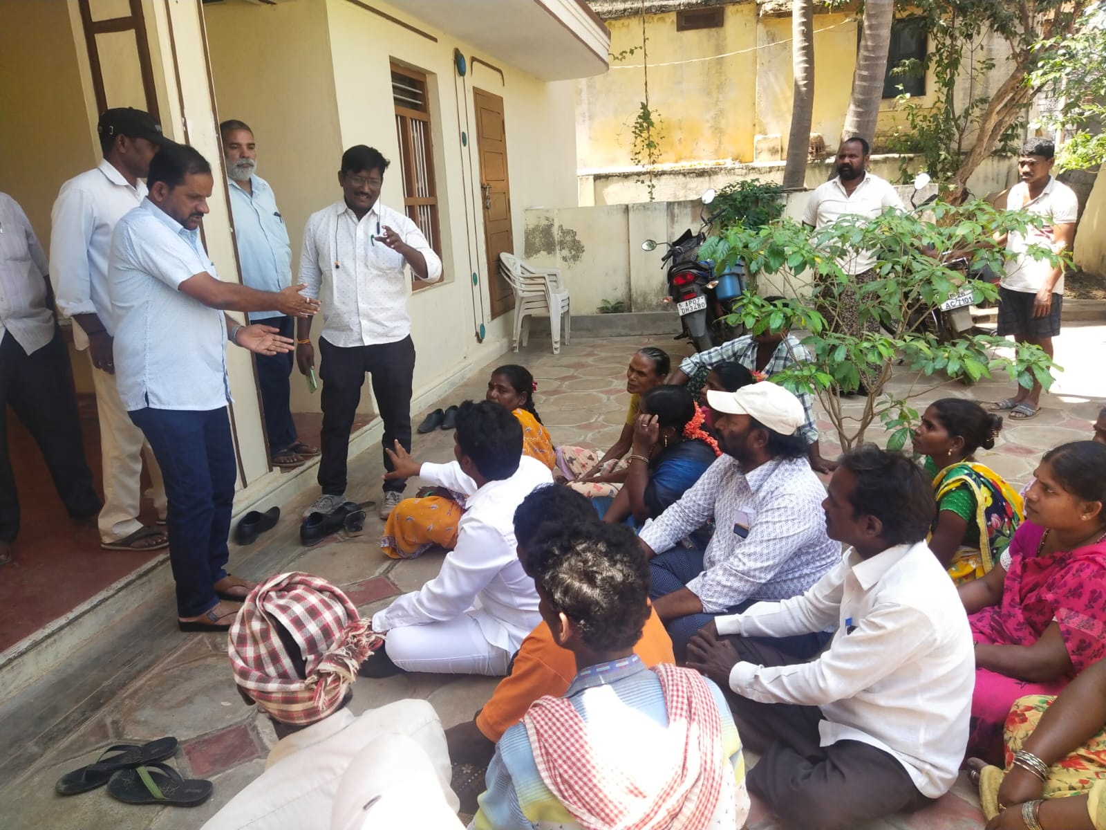 తాగునీటి కోసం ఆందోళన