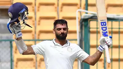 వసవాడ డబుల్‌ సెంచరీ