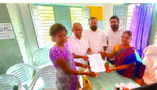 అంగన్వాడీలకు నియామక పత్రాలు