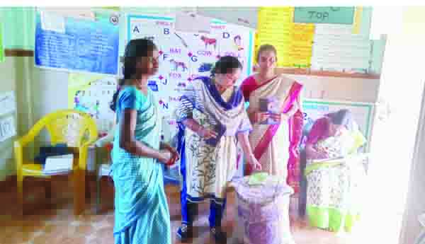 అంగన్వాడి కేంద్రాలు తనిఖీ