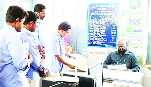 సచివాలయంలో పరిశీలన