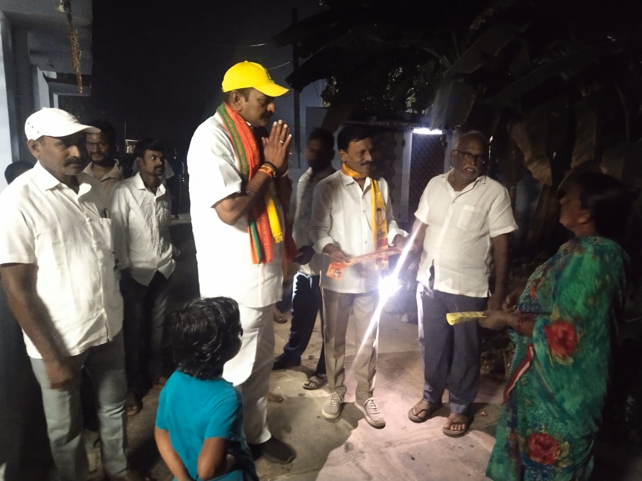 సమస్యల వలయంలో సాంబశివపురం