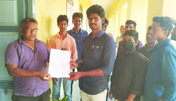 వేమూరులోనే పది పరీక్ష కేంద్రం కొనసాగించాలి