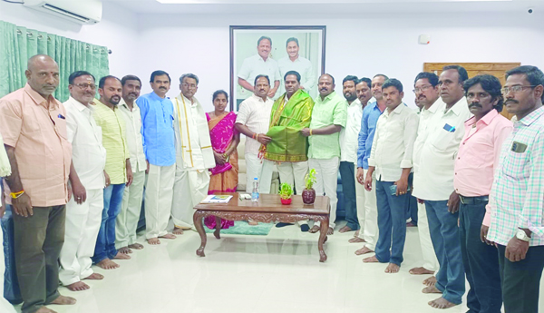 వివిధ పదవులకు ఎన్నిక