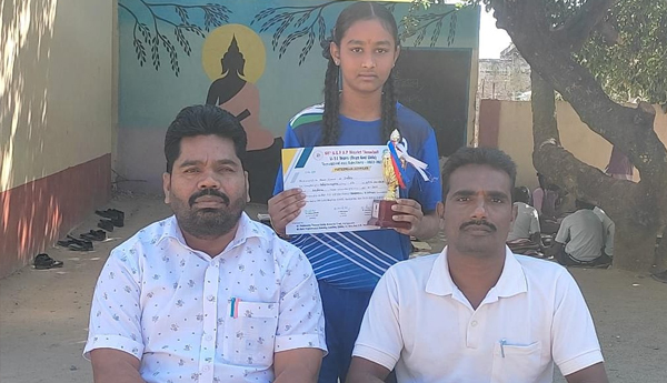 chandrallapadu-student-in-trow-ball