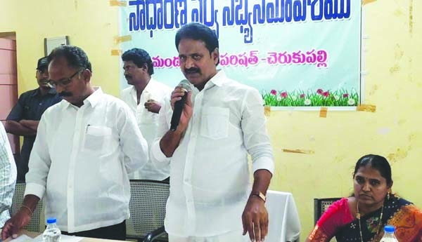 సమస్యల పరిష్కారానికి కృషి: ఎంపీ మోపిదేవి