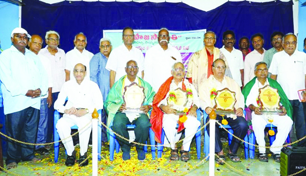 సమాజం పట్ల సేవాభావం కలిగి ఉండాలి