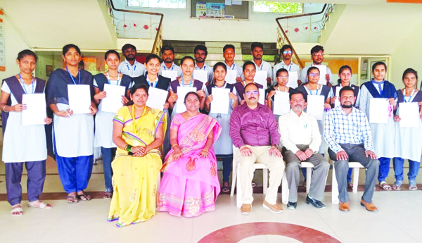 విద్యార్థులను తీర్చిదిద్దడమే 'సిఇసి' లక్ష్యం: ప్రిన్సిపల్‌