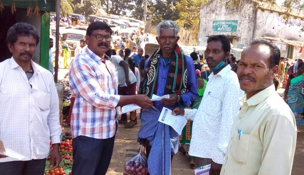 coffee-farmers-at-weekly-santha