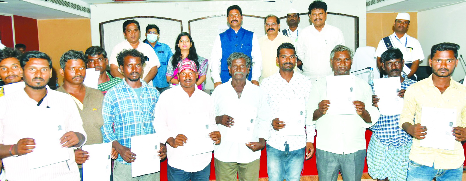 గిరిజనుల బలోపేతానికి చర్యలు : కలెక్టర్‌