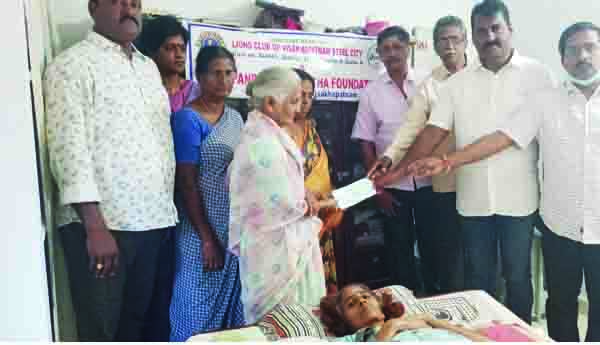 కేన్సర్‌ బాధితురాలికి స్పందన చేయూత