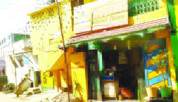 డ్రెయినేజీలపై గిరిజనేతరుల అక్రమ కట్టడాలు