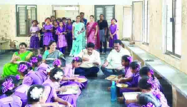 వసతి గృహాలు ఆకస్మిక తనిఖీ