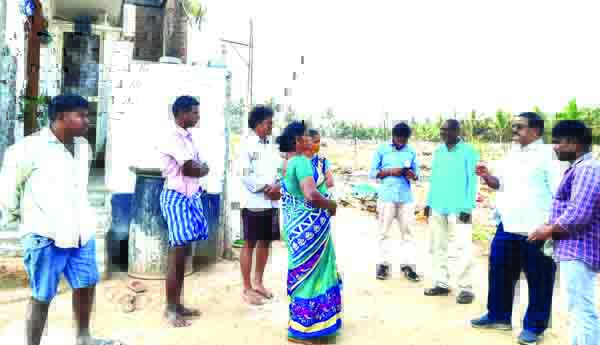 గృహాలు పూర్తి చేయాలి