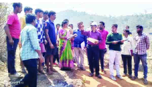 భూ రీసర్వేను జాయింట్‌ కలెక్టర్‌ పరిశీలన