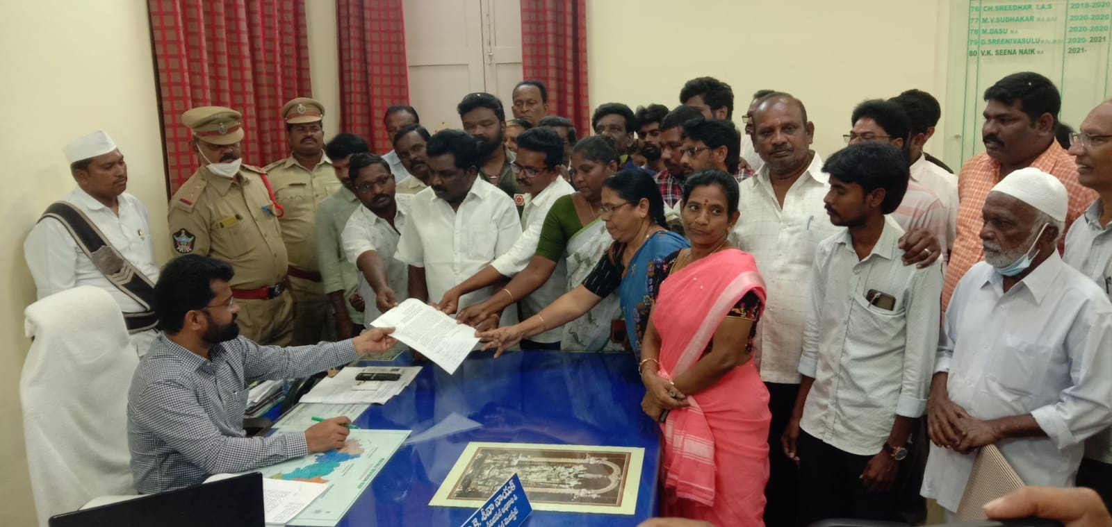 అక్రమ రియల్‌ ఎస్టేట్‌పై విచారణ చేపట్టాలి