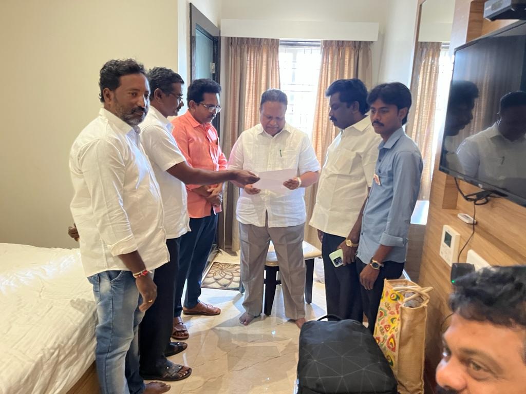 సమస్యలు పరిష్కరించాలని వినతి