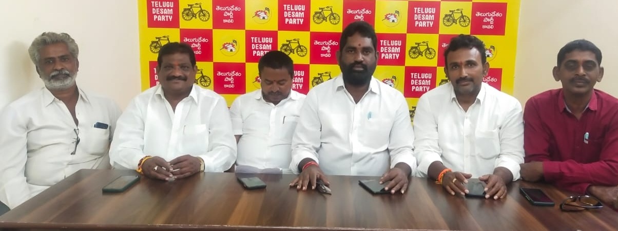 రాకేష్‌పై ఎస్‌ఐ తీరు దుర్మార్గం