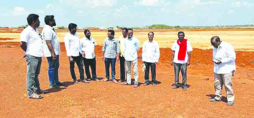 అక్రమంగా ప్రహరీ గోడల నిర్మాణం