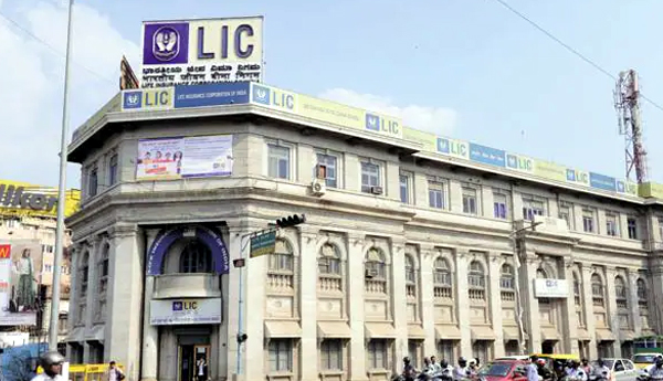 LIC-is-the-dusty-one