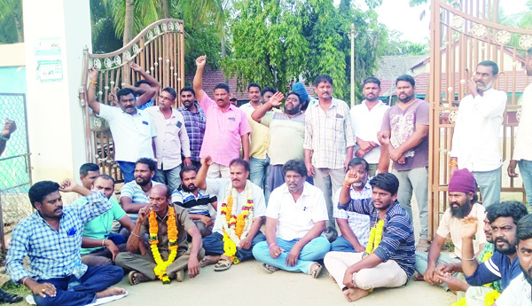 లారీ ఓనర్స్‌ నిరసన