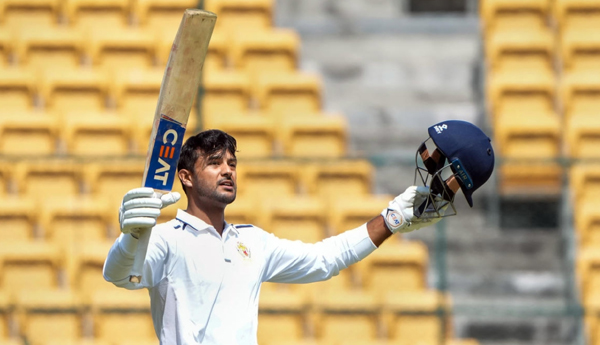 Mayank-double-century-Karnataka-407