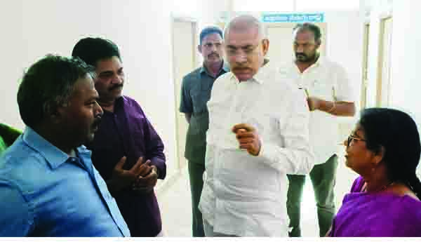 సమస్యల పరిష్కారానికి కృషి