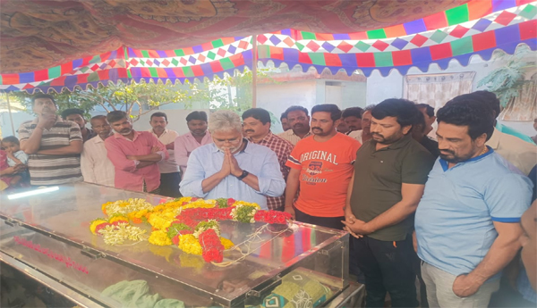 MLA-Jagan-Mohan-visited-Gorrepati-Srinivasa-Raos-family