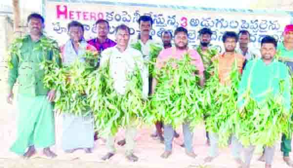 మత్స్యకారుల వినూత్న నిరసన