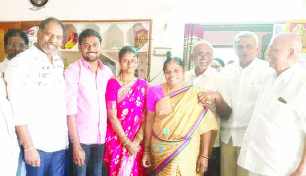 వధూవరులకు గొట్టిపాటి శుభాకాంక్షలు