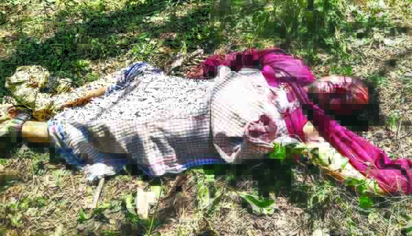 లోయలోకి దూసుకెళ్లిన లారీ