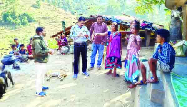 ఆకులూరులో ఎంపిడిఒ పర్యటన