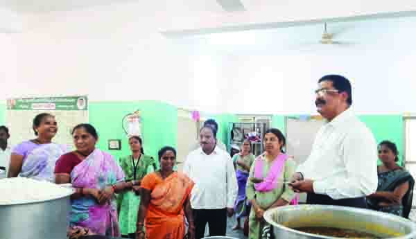 గురుకుల పాఠశాలను ఆర్‌డిఒ తనిఖీ