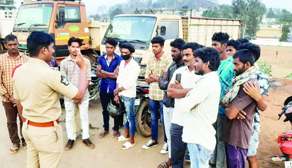 రోడ్డు భద్రత నియామాలపై అవగాహన