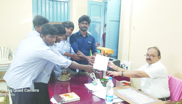 సమస్యల వలయంలో వసతి గృహం విద్యార్థులు