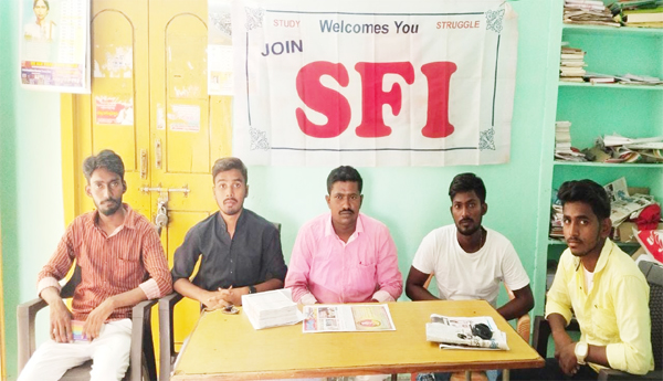 Nominal-mess-charges-Rs-2500-should-be-given-in-welfare-hostels-SFI