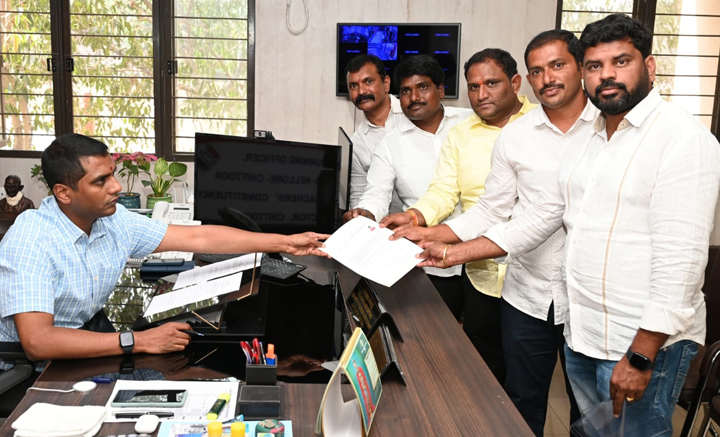 కంచర్ల శ్రీకాంత్‌ నామినేషన్‌ దాఖలు
