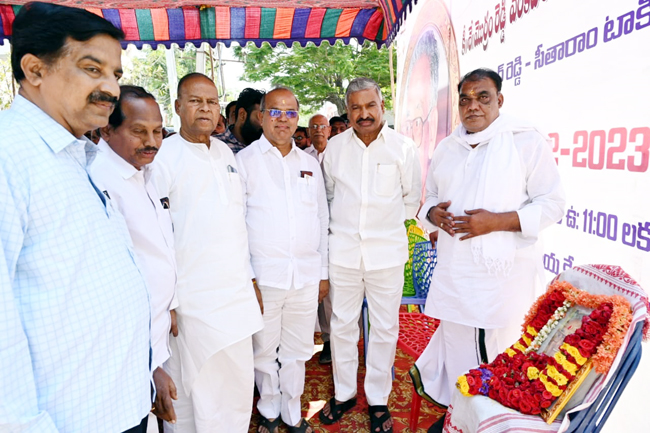కుమార్‌రెడ్డి సేవలు చిరస్మరణీయం : మంత్రి పెద్దిరెడ్డి