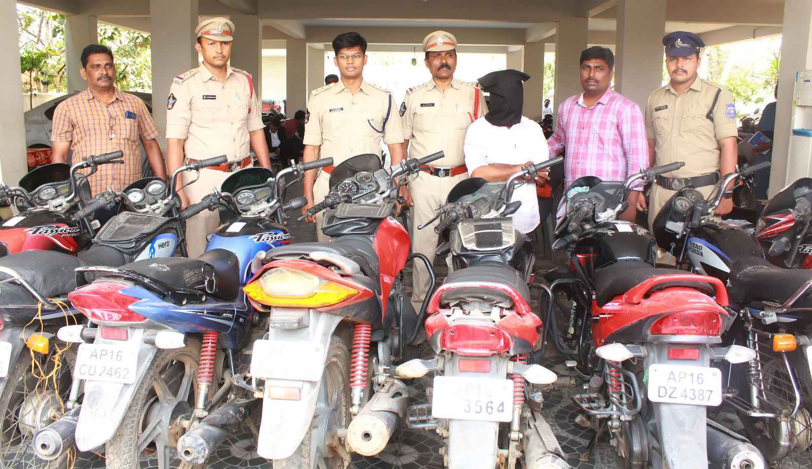 ద్విచక్రవాహనాల దొంగ అరెస్టు