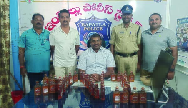 మద్యం దుకాణంలో సూపర్‌వైజర్‌ చేతివాటం